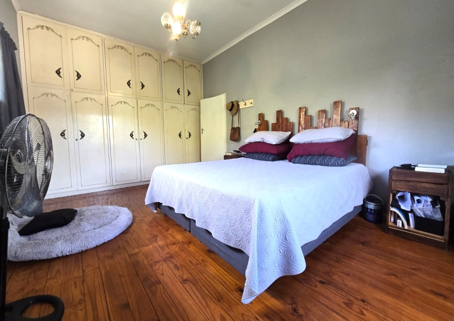 5 Bedroom Property for Sale in Lemoenkloof Western Cape